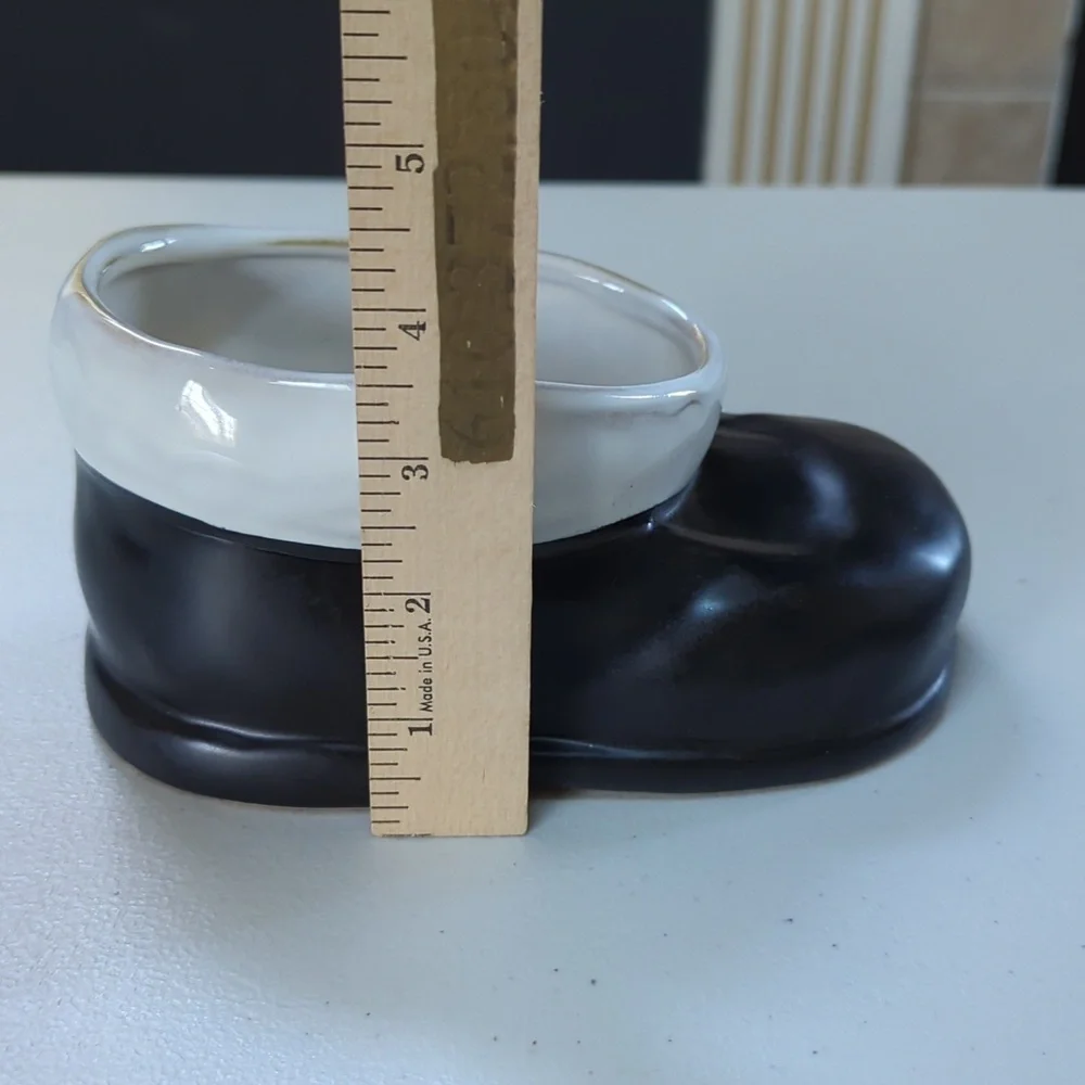 Pottery Barn, Santa Shoe bowl/dish